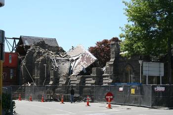 Eine eingestürzte Kirche an der Durnhan Street North