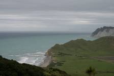 Blick vom East Cape hinauf aufs Meer